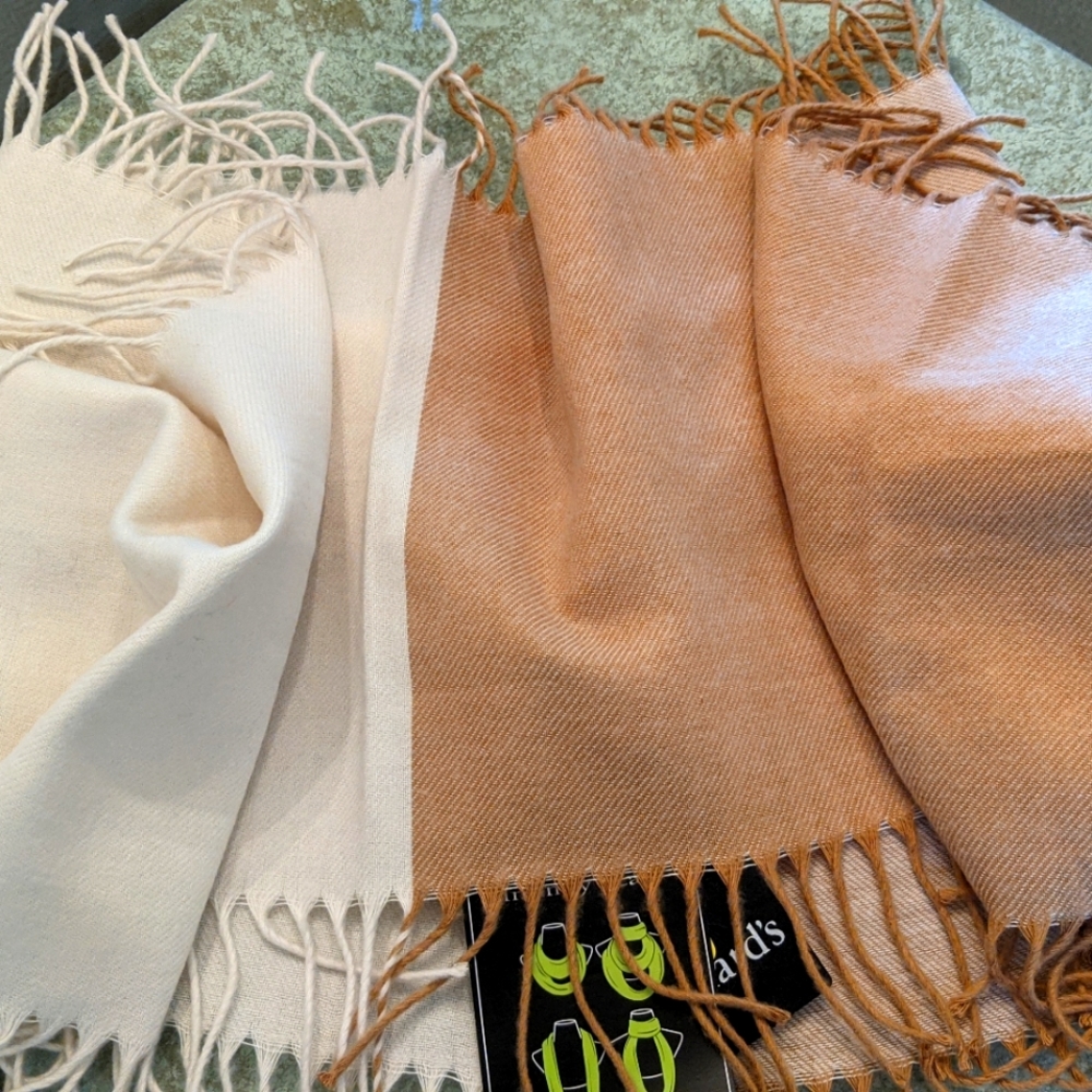 Scarf infinity traditional style/color NWT light weight